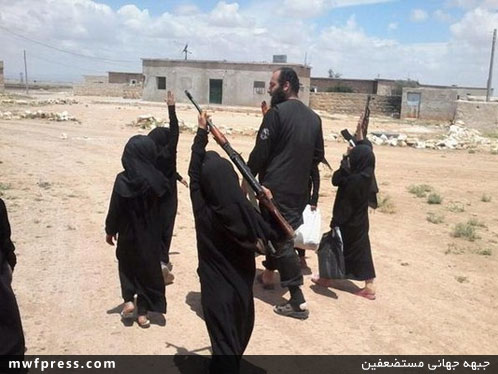 دختربچه‌های تحت آموزش داعش +تصاویر