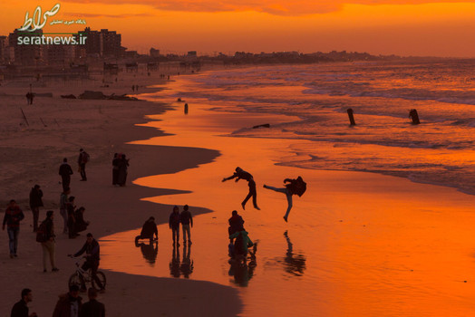 غروب آفتاب در ساحل شهر غزه