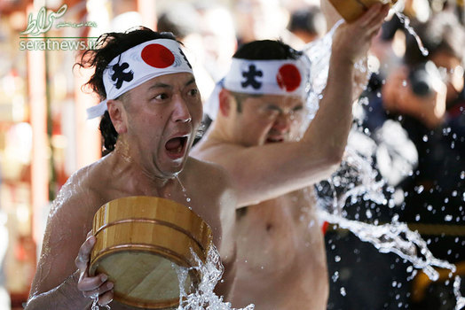 جشنواره ای در ژاپن که مردم با ریختن آب سرد بر روی بدن خود روح خود را پاک می کنند