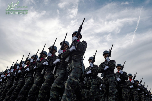 رژه سربازان تایلندی به مناسبت روز نیروهای مسلح 