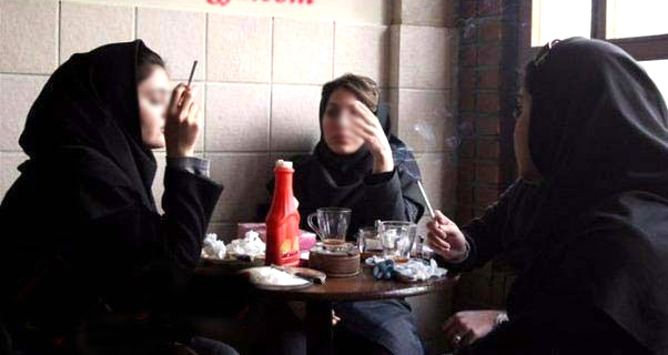 سیگار کشیدن دختران ایرانی عادی شده است!+عکس 