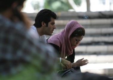 سیگار کشیدن دختران ایرانی عادی شده است!