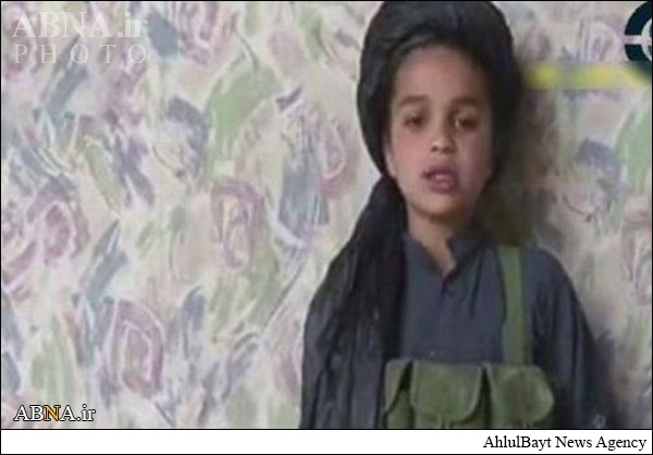 اعلام جنگ کوچکترین عضو طالبان +عکس