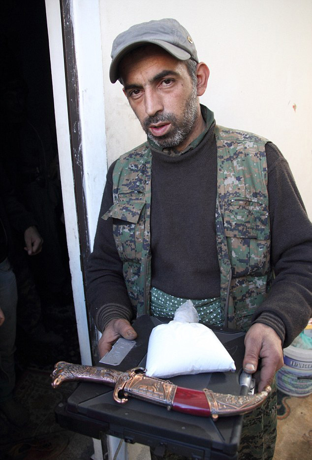 مقر یکی از سرکردگان داعش +عکس