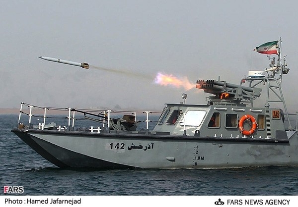 عکس/ شلیک راکت از شناورهای آذرخش