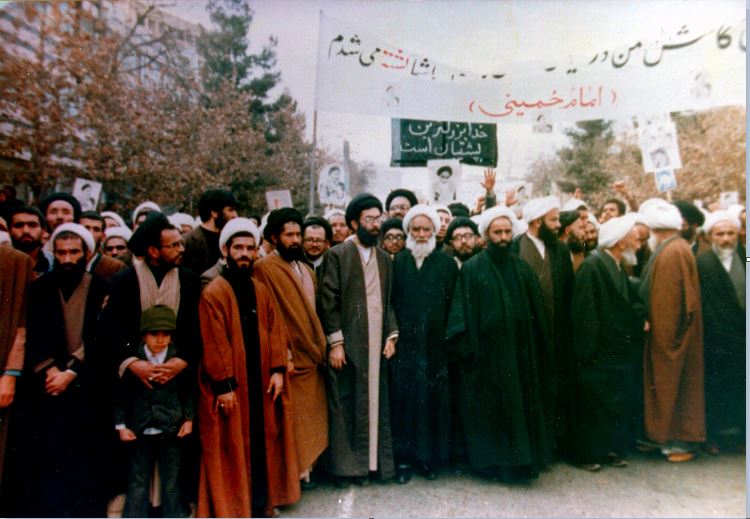 خاطره رهبرانقلاب از روز ورود امام به میهن +تصاویر
