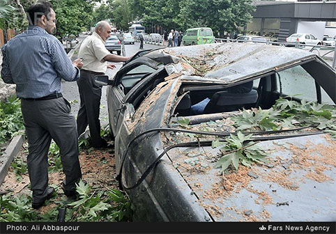 تصاویر/خسارات ناشی از طوفان گرد و غبار در تهران