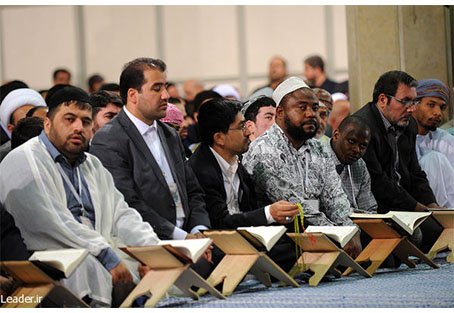 تصاویر/دیدارشرکت کنندگان مسابقات بین المللی قرآن با رهبر انقلاب