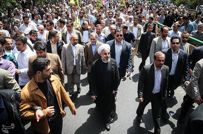 عکس/ همراهان روحانی در راهپیمایی امروز