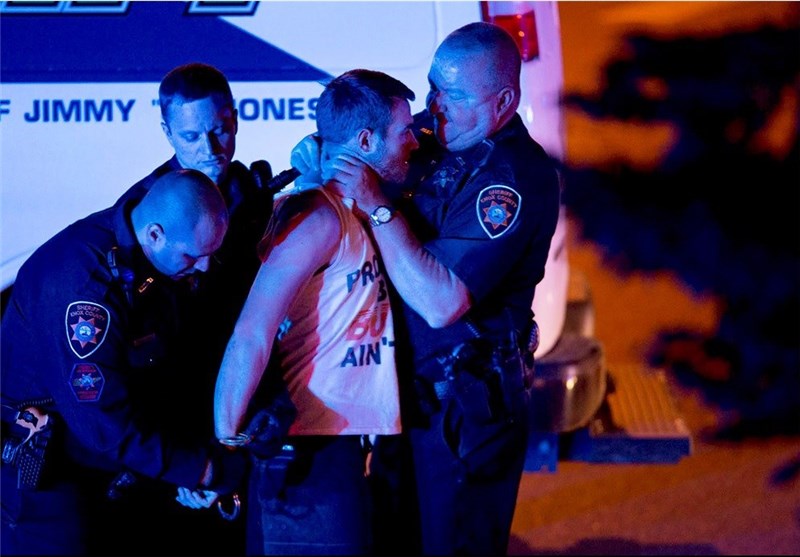 خفه کردن یک دانشجو توسط پلیس آمریکایی +عکس