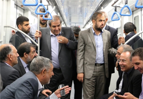 محسن رضایی در مترو + عکس