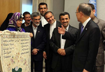 هدیه احمدی‌نژاد به بان‌کی‌مون از کیسه خلیفه بود؟
