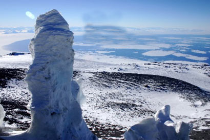 عجیبترین کوه آتشفشان یخی +تصاویر