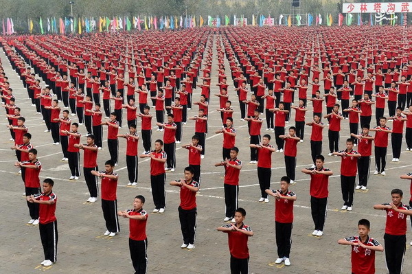 عکس/ نظم مثال زدنی دانش آموزان چینی