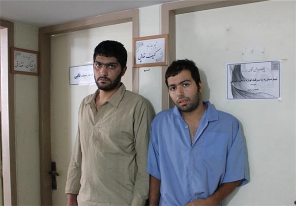 دستگیری دو زورگیر و کیف‌قاپ حرفه‌ای و سابقه‌دار+عکس