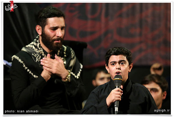 تصاویر/ مداحی امیرمحمد در کنار پسر حدادیان