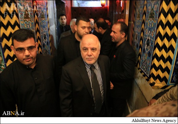 عکس/ نخست‌وزیر عراق در حرم امام حسین(ع)
