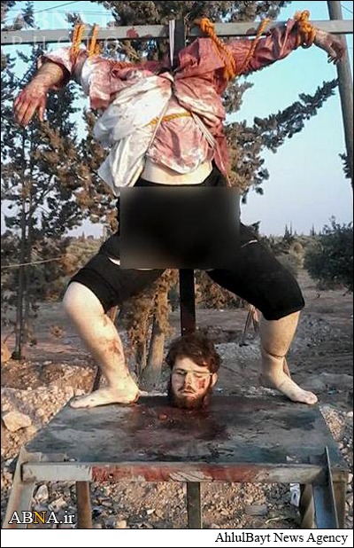 عکس/ داعش یک نفر دیگر را در رقه اعدام کرد (18+)