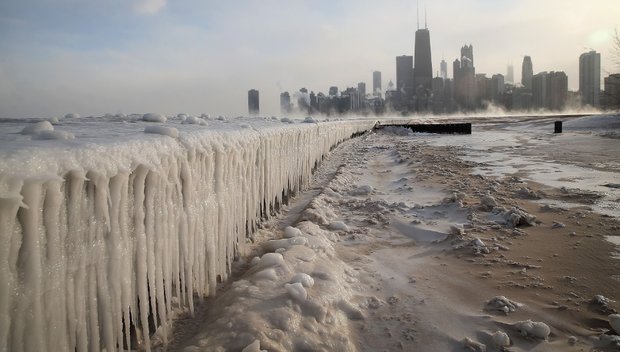 عکس/ دریاچه یخ زده شیکاگو