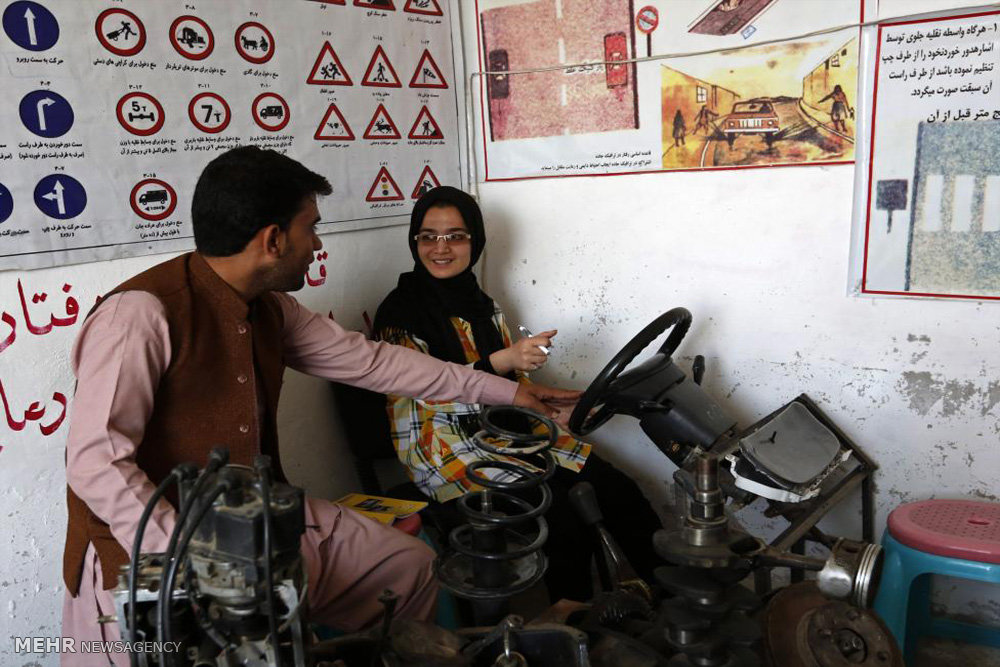 عکس/آموزش رانندگی درافغانستان