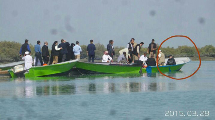 قایق سواری روحانی در سوگ مادر؟! +عکس