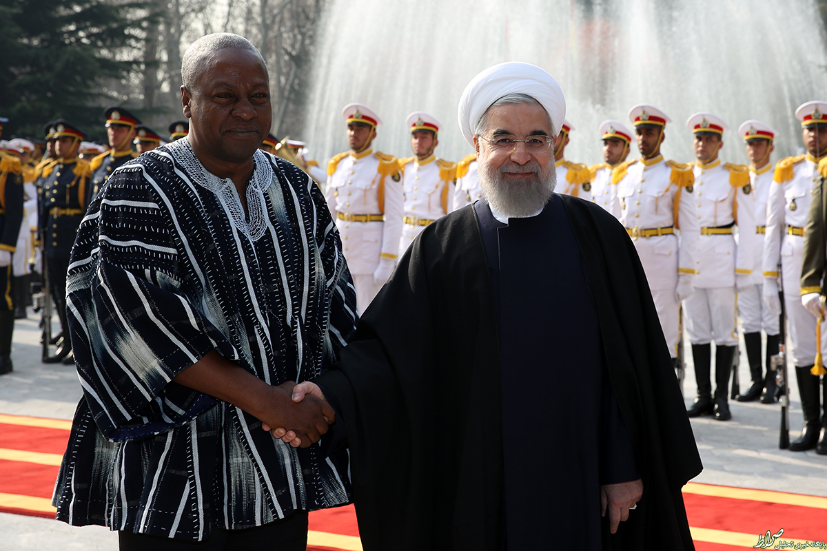 عکس/ لباس رییس‌جمهور غنا کنار روحانی