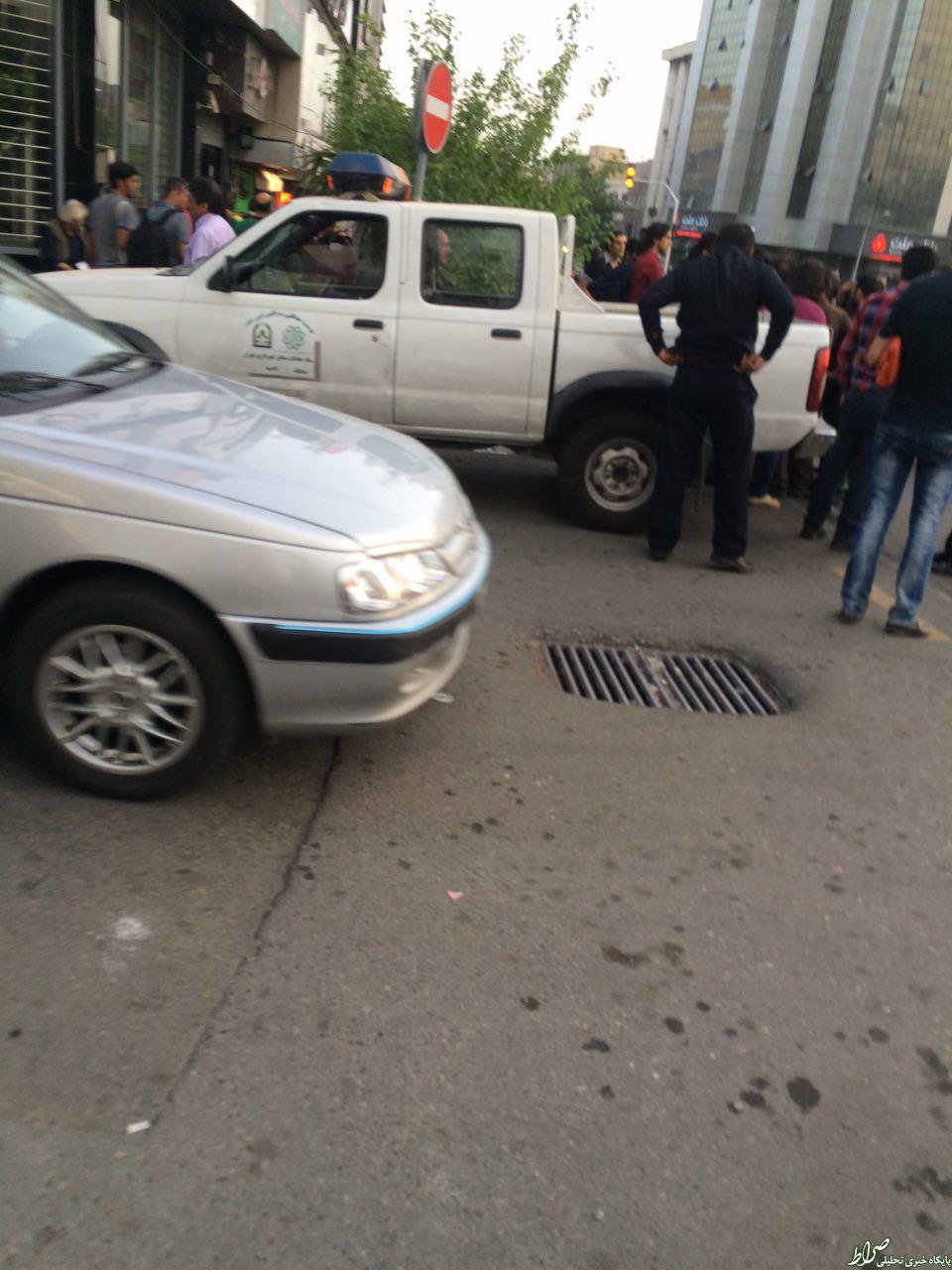 استفاده ماموران شهرداری از گاز فلفل در میدان 7 تیر/ یکی از ماموران گریخت +تصاویر