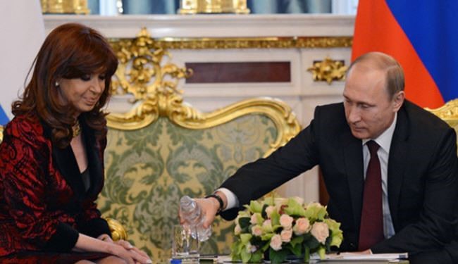 سنگ تمام پوتین برای خانم رئیس?جمهور! +عکس