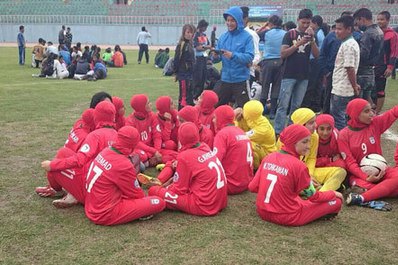 وضعیت دختران فوتبالیست در نپال +تصاویر