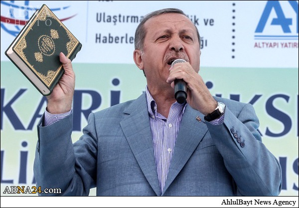 استفاده ابزاری اردوغان از قرآن +عکس