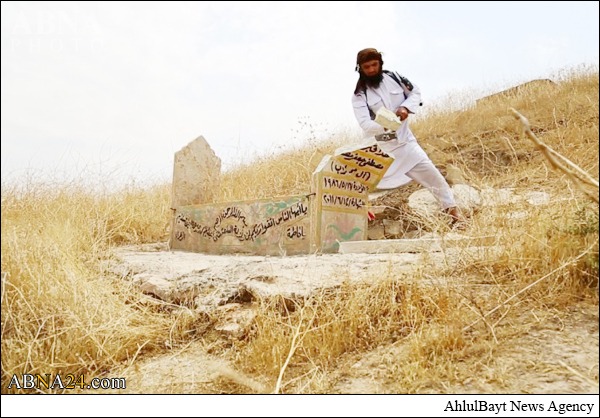 داعش به قبر عراقی ها هم رحم نکرد+عکس