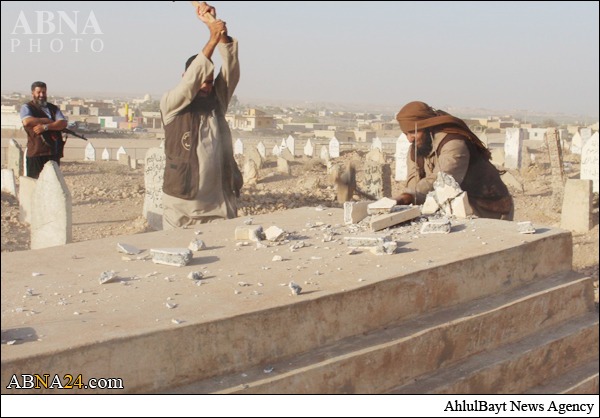 داعش قبرستان رقه راتخریب‌کرد+تصاویر