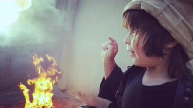 آموزش یک اعدام دیگربه کودک داعشی +تصاویر
