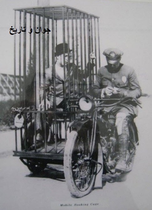 عکس/ جابجایی زندانی با موتورسیکلت!