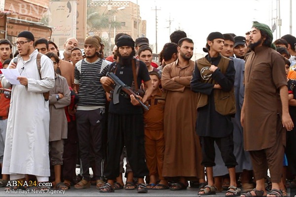 تصاویر/ اعدام جوان سنی به دست داعش