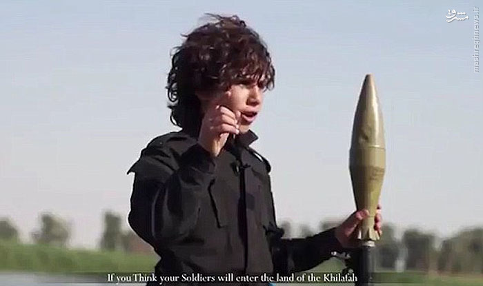 عکس/ کودک داعشی اوباما را تهدید کرد