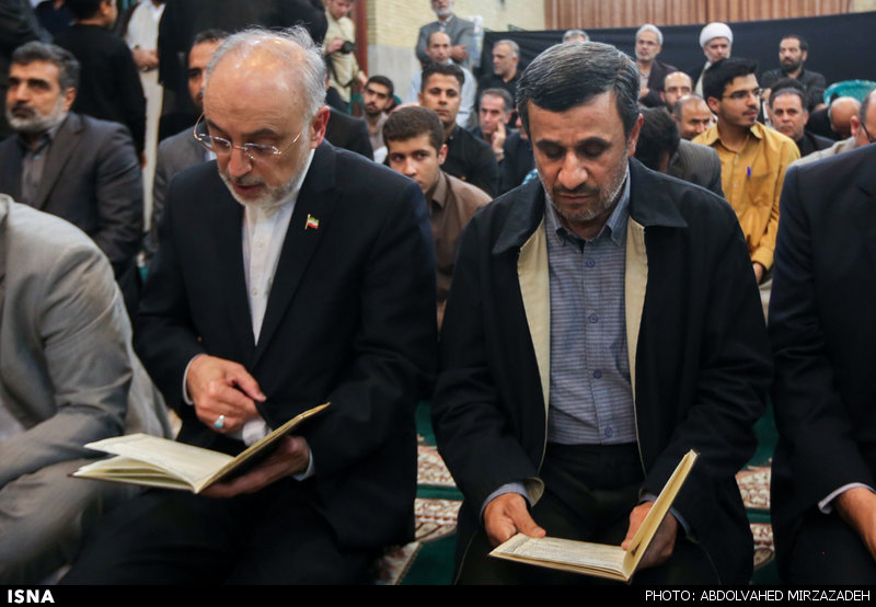 عکس/ احمدی نژاد در مراسم ختم آقایی‌پور