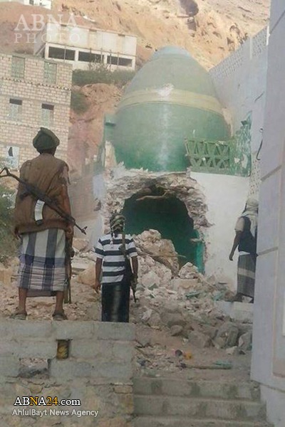 تخریب قبرهای یمنی به دست داعش +عکس