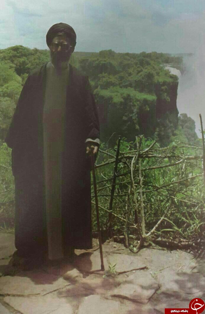 عکس/ رهبرانقلاب در کنار آبشار ویکتوریا