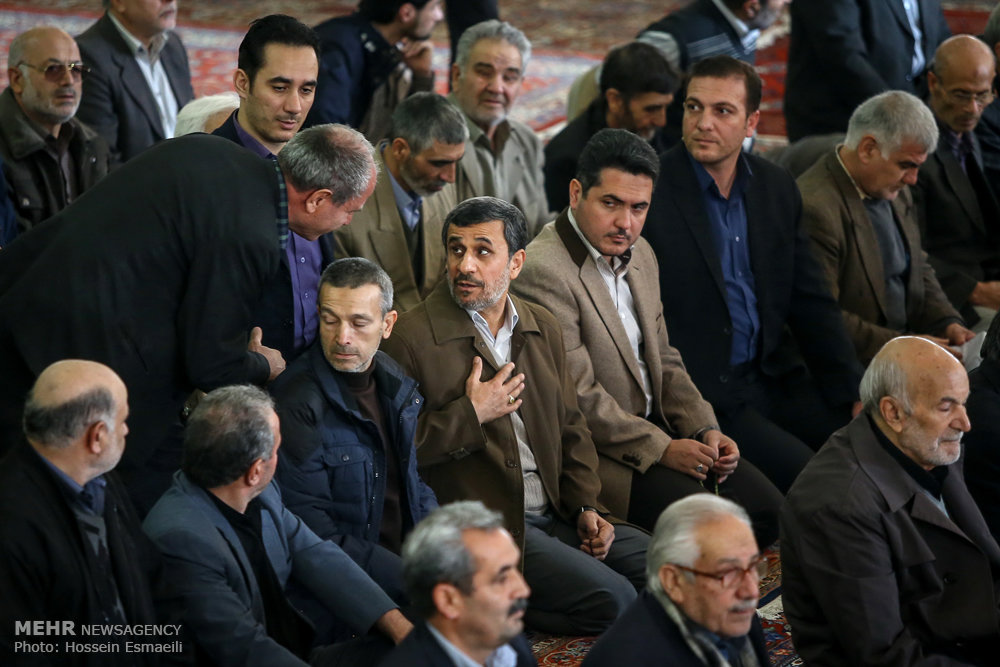 عکس/ احمدی نژاد در نمازجمعه تهران