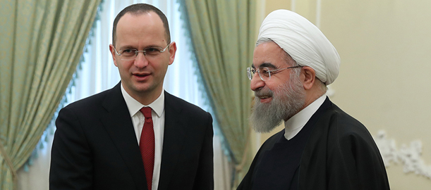 دست دوستی با کشوری که به منافقین پناه داد، چه توجیهی دارد؟/ چرا روحانی از وزیر خارجه آلبانی توضیح نخواست؟
