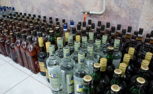 کشف محموله قاچاق مشروبات الکلی + تصاویر