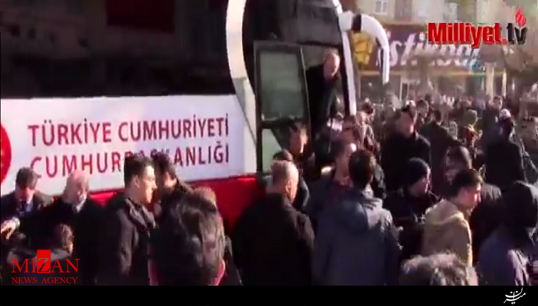 اتوبوس اردوغان محافظ او را زیر گرفت! +عکس