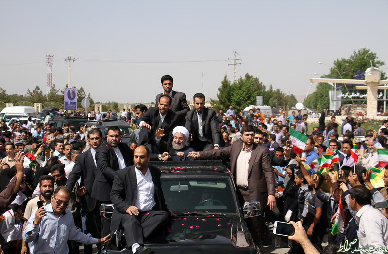 عکس/ تعداد محافظان خودروی روحانی