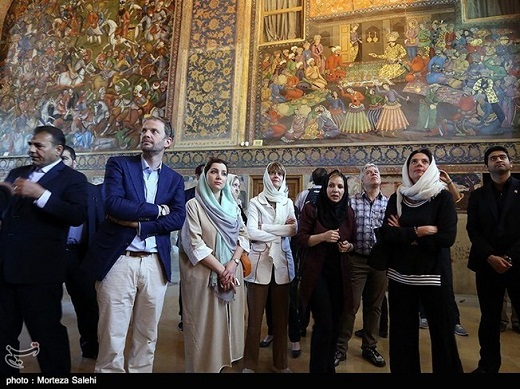 تصاویر/ تیپ توریستی رییس مجلس بلژیک در اصفهان