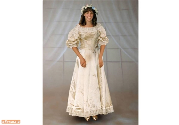 این لباس عروس ۱۲۰ ساله یازده دختر را به خانه بخت فرستاده +تصاویر