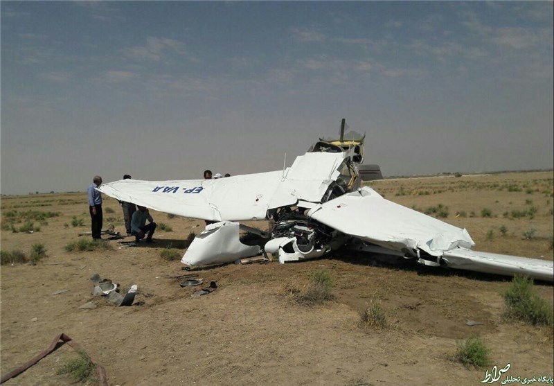 سقوط یک هواپیمای آموزشی در کرج +تصاویر