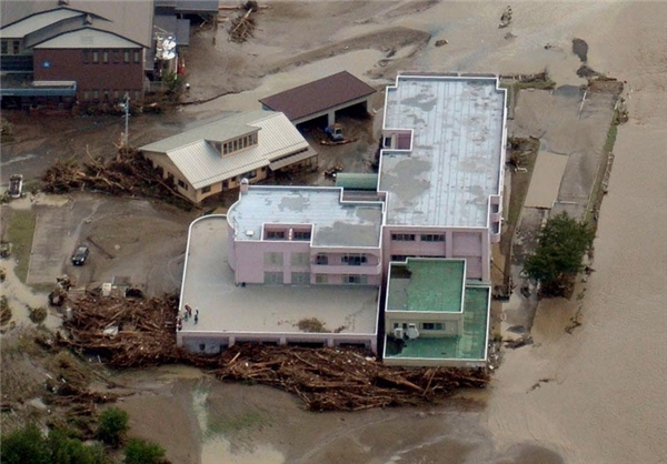 توفان «لایــِن‌داک» در ژاپن 11 کشته برجای گذاشت+تصاویر