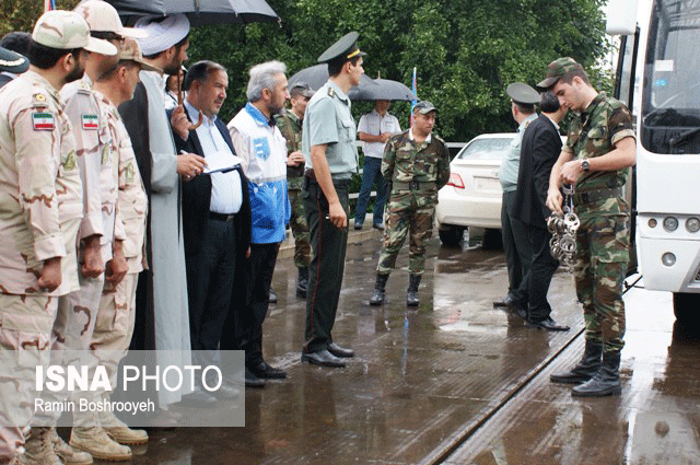 تصاویر/ انتقال 22زندانی ازآذربایجان به ایران