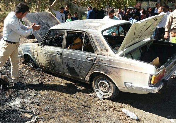 آتش گرفتن 2 خودرو در یاسوج+تصاویر